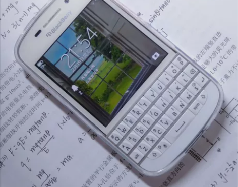 黑莓q10白色少女心日系全键盘手机 可上网...