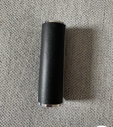 纪梵希小羊皮05号拼色口红 用过几次而已剩...