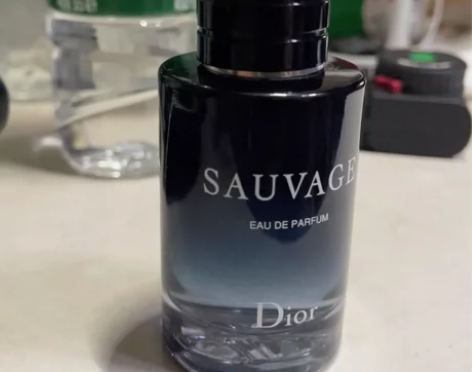 迪奥 旷野男士香水 喷了没多少回 就放起来...