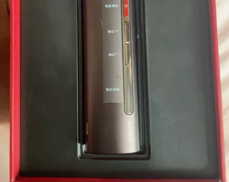 AMIRO红光三棱美容仪，老婆怀孕偷偷卖掉...