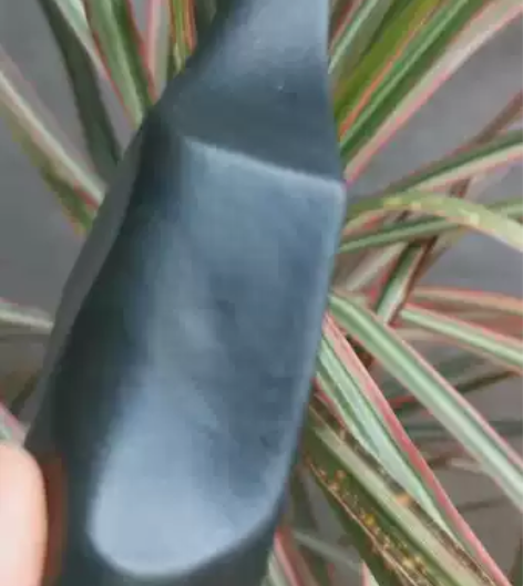 沙尔湖戈壁光面黑泥石～镇纸这块我舍不得出，...