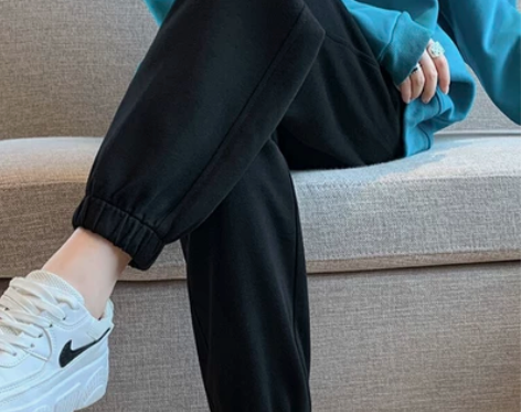 显瘦抽绳运动保暖加绒加厚女款秋冬季宽松束脚...