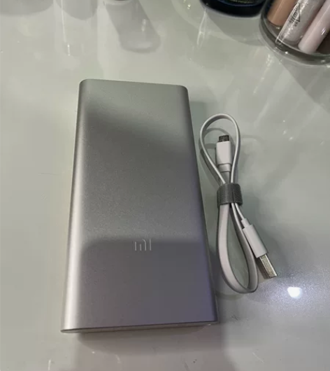 小米充电宝，用过三四次。 感兴趣的话点“我...