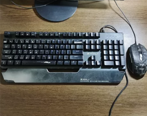 电脑键盘机械键盘鼠标 感兴趣的话点“我想要...