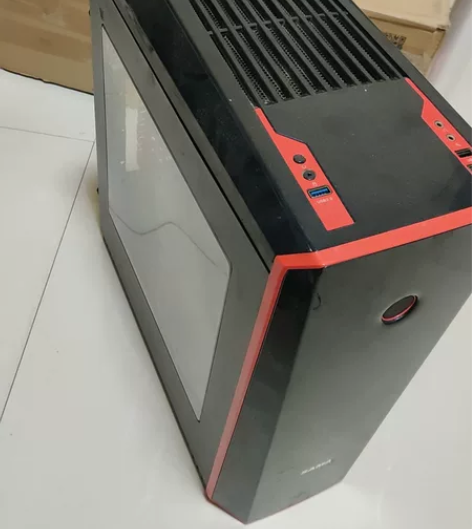 先马机箱，有灰需要自己清理，功能完好，同城...