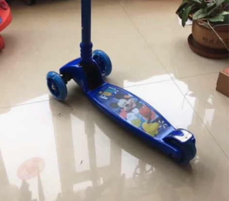 麦斯卡迪士尼(Disney)滑板车儿童四轮...
