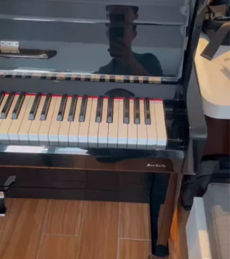 圣卡罗无任何划痕 99新 自用钢琴 琴龄7...