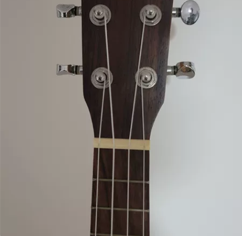 KENT尤克里里， 21寸，只有琴，没有其...