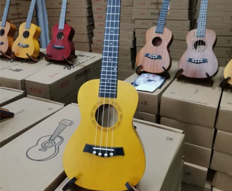 威伯尤克里里23存，家里买多了。包装盒还在...