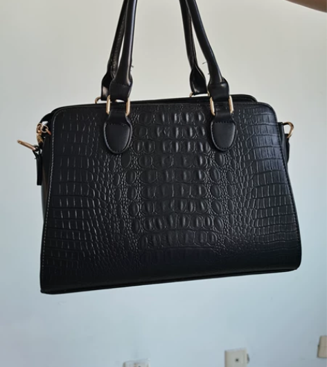 单肩包，手提包，容量大，家里包多用不完了，...