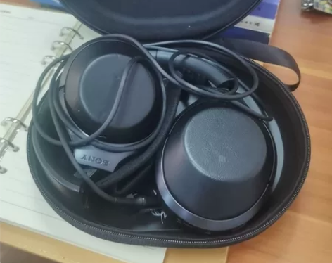 1000元出，Sony耳机 感兴趣的话点“...