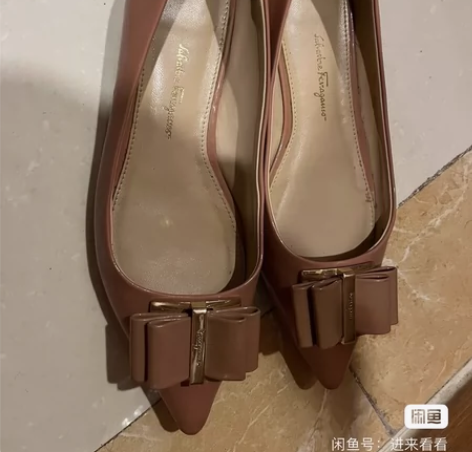 菲拉格慕单鞋38号 感兴趣的话点“我想要”...