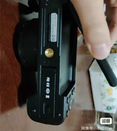 大一男朋友送的，由于自己新买了一个，想便宜...