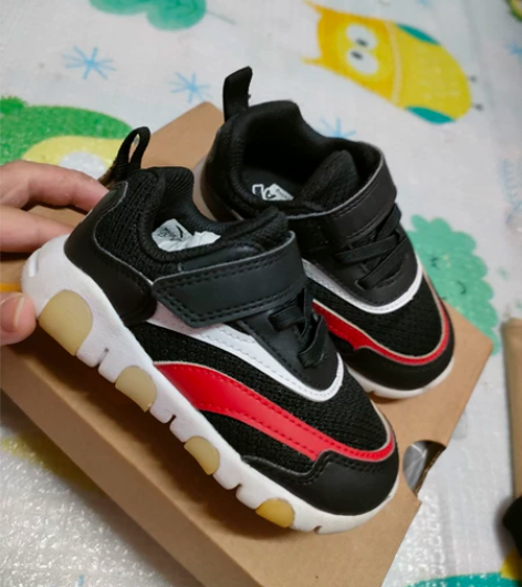 安踏，8成新，会发光，轻便舒适，23码 感...