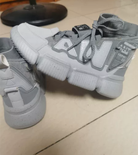 童鞋男款安踏，39号，基本没穿。 感兴趣的...