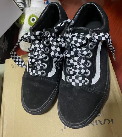 vans黑鞋，39码。95新，保存还是挺好...