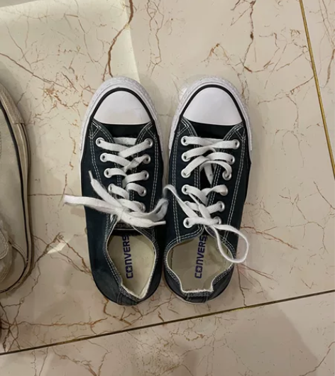 匡威板鞋保证正品 感兴趣的话点“我想要”和...