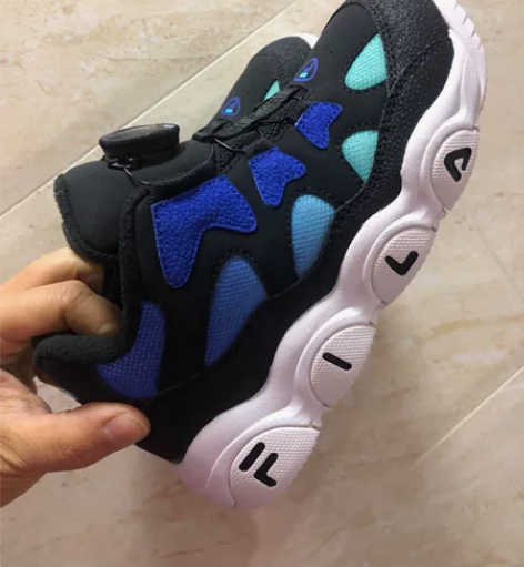 FILA儿童运动鞋 棉鞋  给我家弟弟囤的...