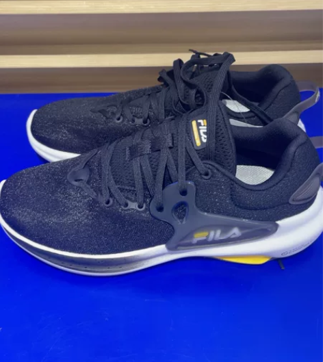 斐乐男鞋 闲置出售保证正品