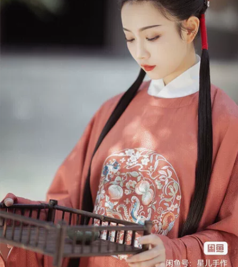 【全新】兰若庭汉服正品如约 圆领大襟 绛朱...