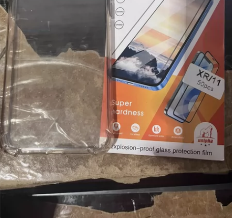 换手机了，iPhone11透明手机壳加钢化...