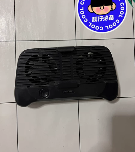 手机散热器,可当作充电宝,一边充电一边游戏...