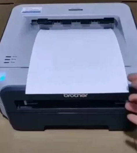 便宜处理了，转家用打印机一台，硒鼓是新的粉...