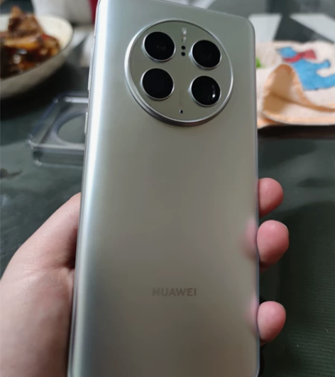 华为mate50PRO 银色  自用手机，...