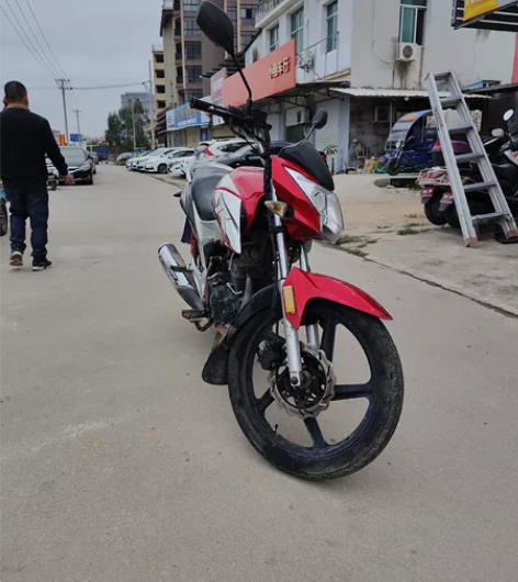 力帆150cc摩托车，顾客置换，车况牛牛的...