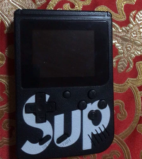 童年游戏机 内有400个小游戏，游戏操作简...