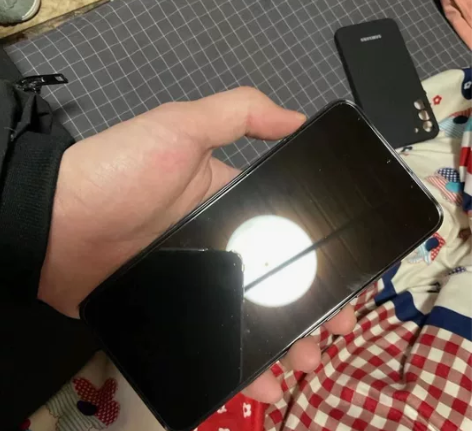 三星s22+ 国行黑色8+256版本，20...