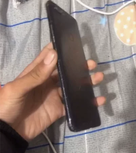 Vivo x20外屏碎其余功能正常屏幕不断...