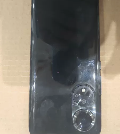 出一个不用的荣耀50 12+256  后壳...