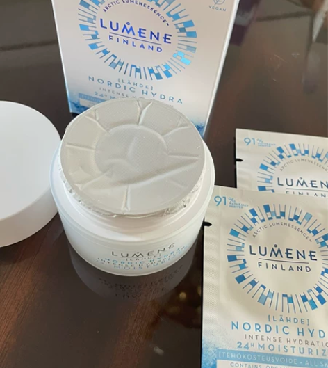 滋润版LUMENE极地干皮面霜修护北欧补水...