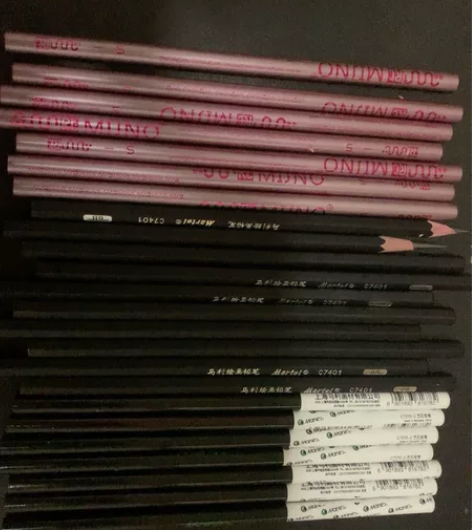 七支瑞特的速写笔七支马力的素描笔十支马力的...