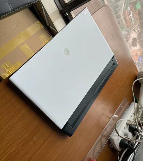 外星人M15R2游戏本 白色,电竞高刷24...