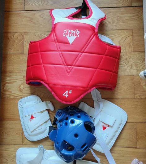 买来给小孩用的跆拳道护具，没用几次 感兴趣...