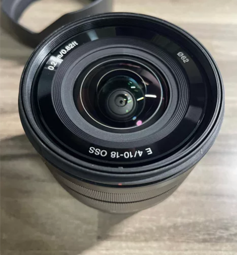 出索尼E10-18超广角镜头，一年前购于京...