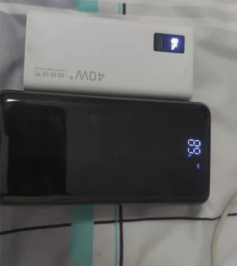 两个充电宝一起卖，黑色南极人充电宝2万毫安...