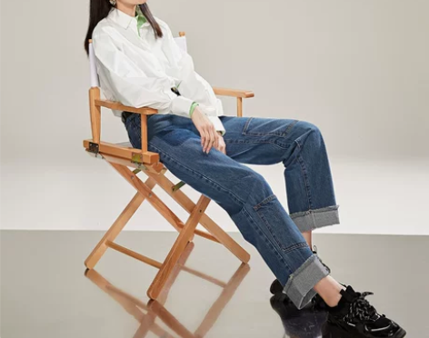 【焕新价】太平鸟高腰牛仔裤女直筒裤2020...