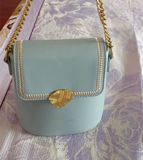 链条手提包 感兴趣的话点“我想要”和我私聊...