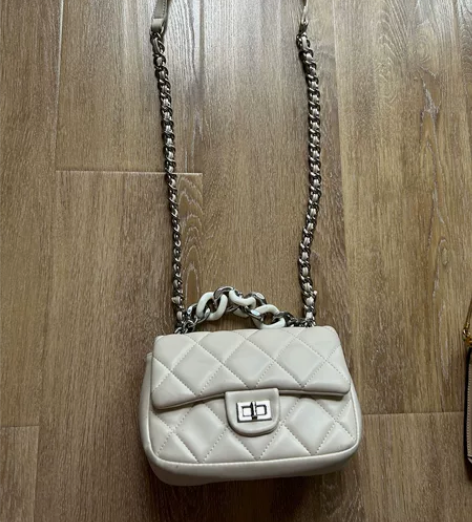 单肩包手提包 感兴趣的话点“我想要”和我私...