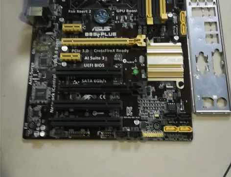 可冲新主板,华硕b85-plus 豪华大板...