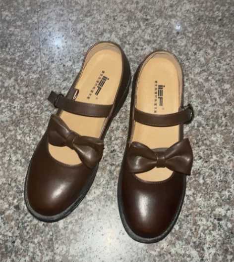 玛丽珍鞋 37码偏小 闲置转，小个子穿35...