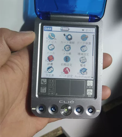 索尼掌上电脑，具体成色看图，开机正常触摸好...