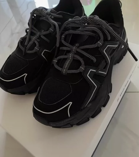 FILA老爹鞋原价包邮780元,时尚百搭款...