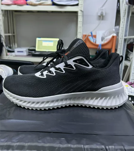 42码！斯凯qi鞋底，双层夹卡鞋面。 感兴...