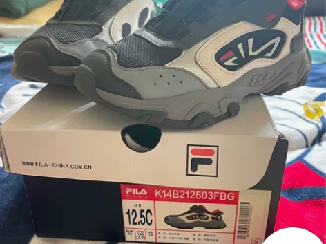 Fila斐乐童鞋 运动鞋 30码专柜购入 ...