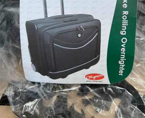 美国知名品牌olympia旅行箱 几年前美...