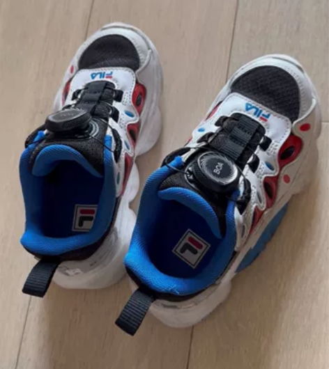fila 儿童闪光鞋 七成新 17.5cm...
